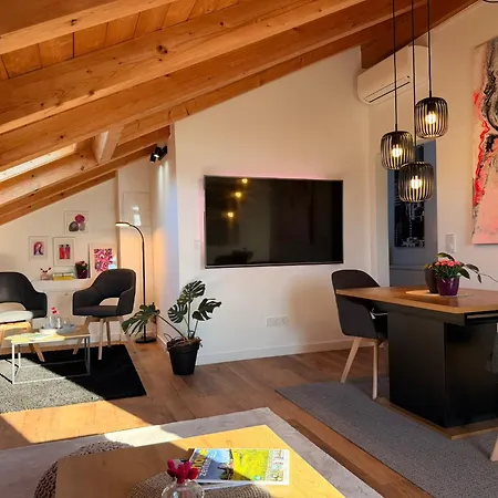 Design Loft With Air Conditioning And High-end Kitchen *